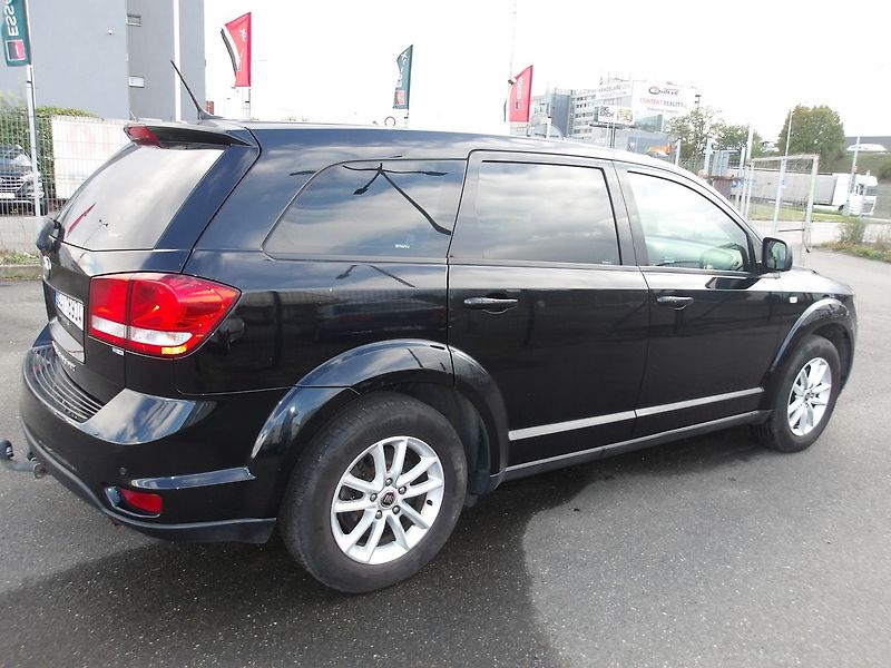 Fiat Freemont 2,4i LPG+BENZIN ! AUT ! 7 MÍST - fotka 11 z 33
