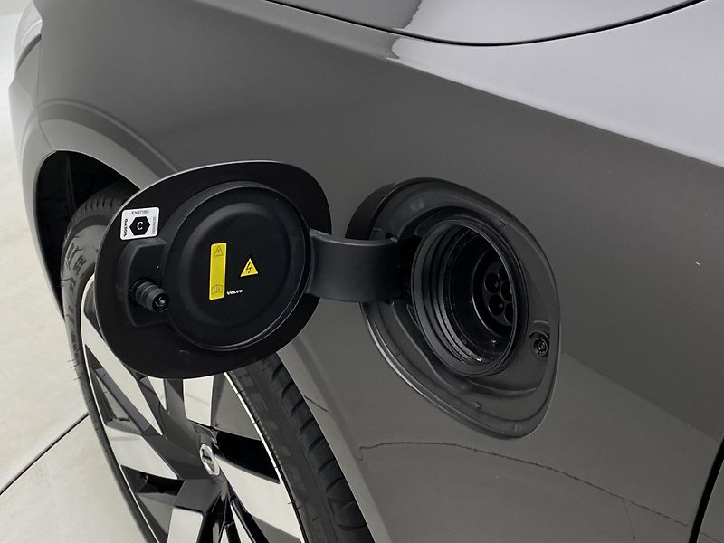 Volvo V90 T6 AWD RECHARGE DARK PLUS AUT - fotka 38 z 61
