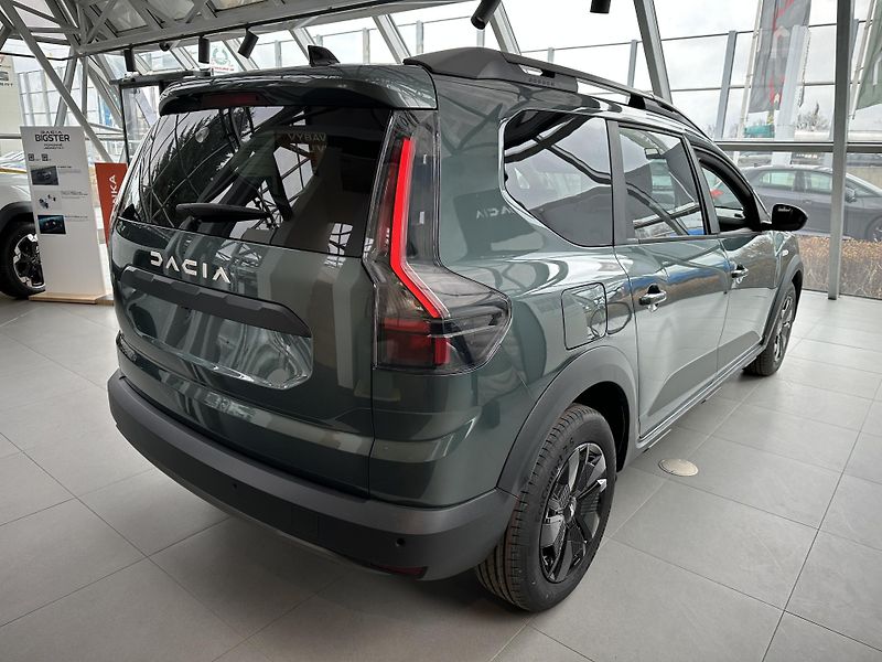 Dacia Jogger (2026) Expression TCe 110 VÝPRODEJ  - fotka 3 z 18