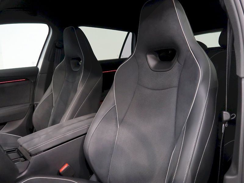 Škoda Superb (2026) SPORTLINE 2.0TDI 142KW 4x4 DSG - fotka 14 z 49