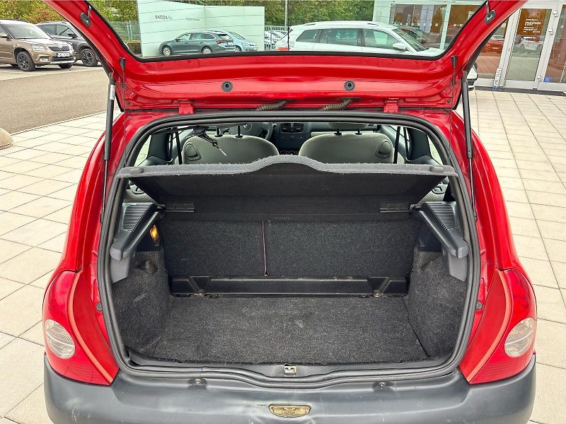 Renault Clio 1,2i 43kW - fotka 20 z 21