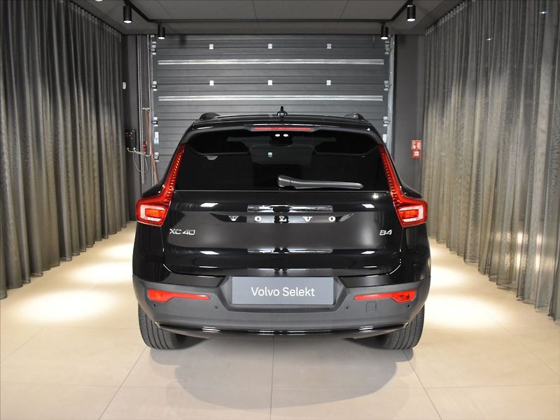 Volvo XC40 2,0 B4 Ultra Panorama,BLIS - fotka 5 z 21