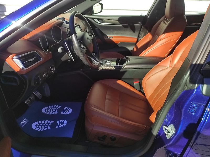 Maserati Ghibli 3.0 V6 316kW S Q4 LIFT, AT - fotka 9 z 48
