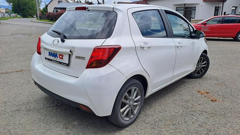 Toyota Yaris 1.0 VVTi Comfort REZERVACE - fotka 6 z 23