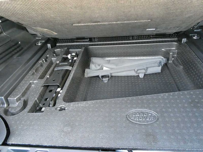 Land Rover Defender (2026) 110 3,0 TROPHY EDITION D350 - fotka 37 z 47