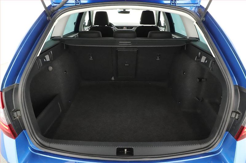 Škoda Octavia (2020) Ambition 1.5 TSI, ČR,1.maj - fotka 17 z 19