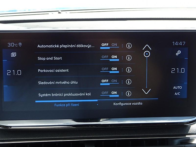 Peugeot 3008 (2023) ALLURE PACK 1.5 BHDi 130 EAT8 - fotka 31 z 49