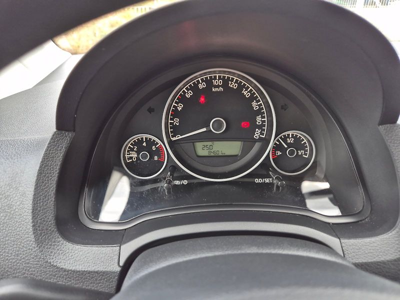 Škoda Citigo (2014) Elegance 1.0 MPI 44 kW 5°manuá - fotka 22 z 23