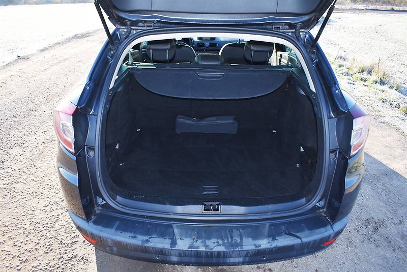 Renault Mégane 1,9 DCi BOSE,96KW,TZ,1M,AKCE - fotka 16 z 17