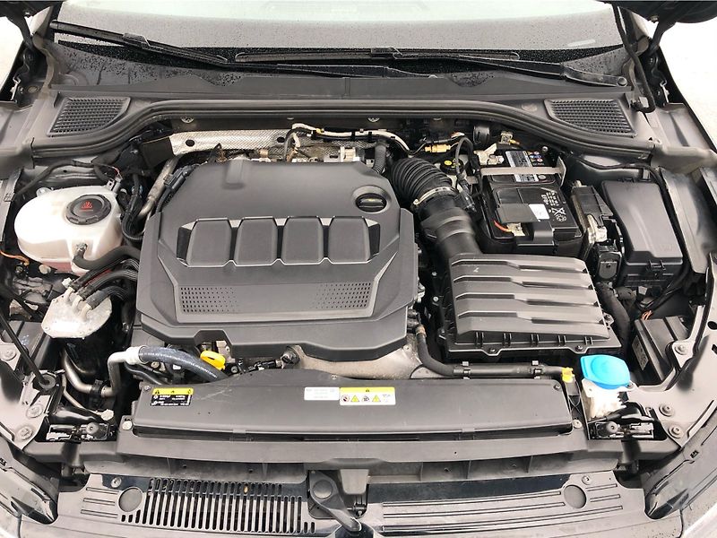 Volkswagen Golf Wa 2.0 Life DT085 Variant 2.0 - fotka 27 z 27
