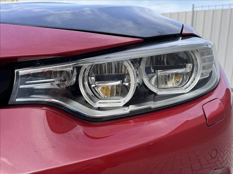 BMW Řada 4 2,0 430i xDrive Cabrio M-paket - fotka 12 z 50