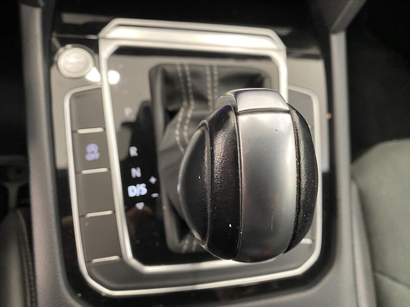 Volkswagen Arteon 2,0 TDi 147kW DSG R-LINE - fotka 23 z 28