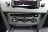 Volkswagen Passat 2.0 TDI 110 kW DCC BLIS ACC Ta - náhled 28