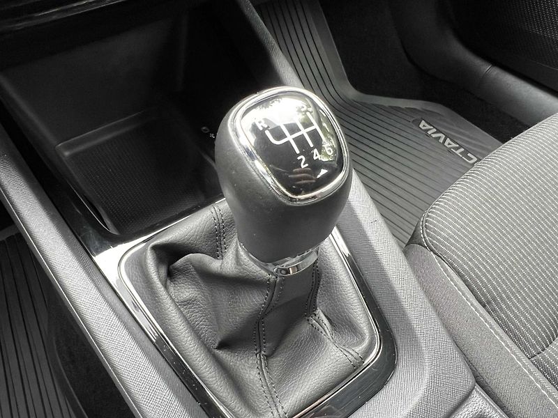Škoda Octavia combi 2.0 TDi 85 kW - fotka 14 z 17