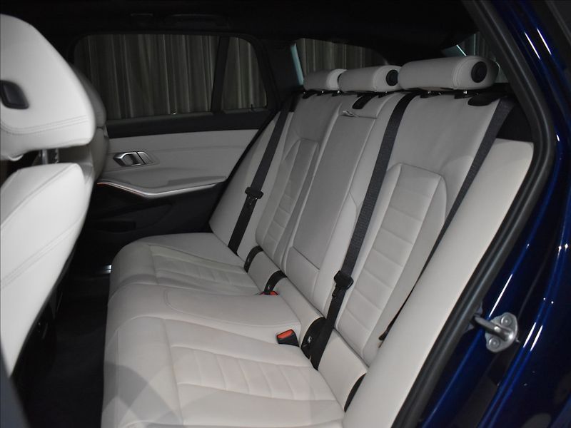 BMW Řada 3 330D Xdrive M-Paket,Pano   3,0 - fotka 9 z 27