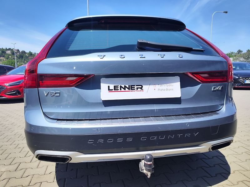 Volvo V90 D4 2.0/140kW Cross Country Mom - fotka 11 z 33