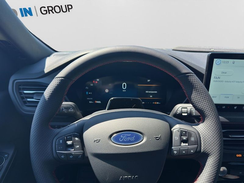 Ford Kuga (2026) ST-Line X 2.5 HEV 134 kW, auto - fotka 12 z 17
