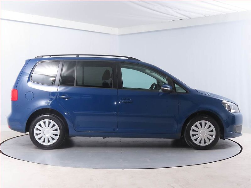 Volkswagen Touran (2011) 2.0 TDI, Automat, Tempomat - fotka 6 z 15