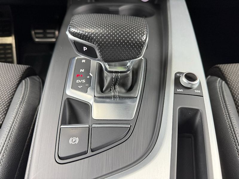 Audi A4 2.0TDI QUATTRO S-LINE, VIRTUAL - fotka 21 z 24