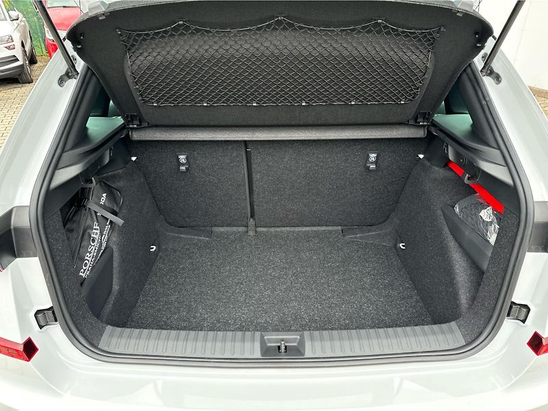 Škoda Kamiq Monte Carlo 1,0 TSI 85 kW 7-st - fotka 20 z 24