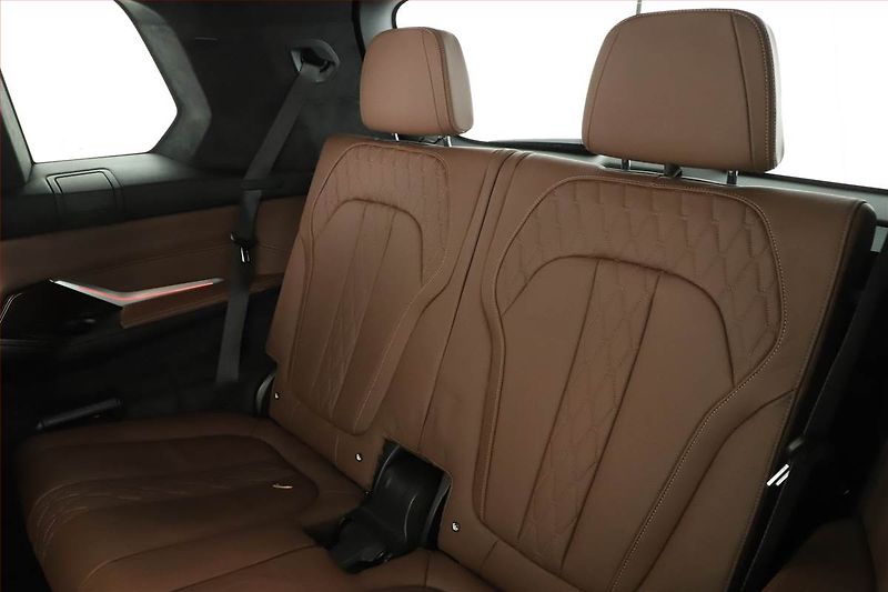BMW X7 (2019) xDrive30d - fotka 14 z 29