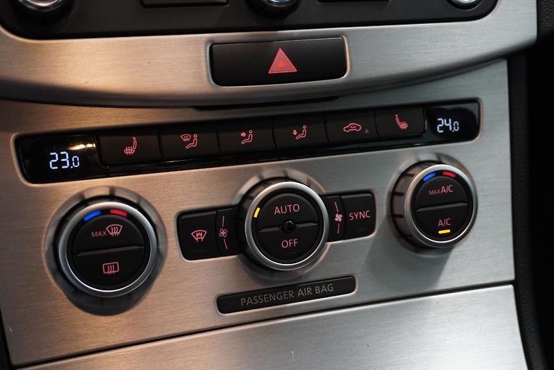 Volkswagen Passat (2012) 3.6 FSi 4x4 DSG ALCANTARA - fotka 16 z 29