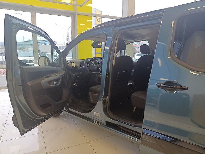 Opel Combo (2025) Elegance Plus 1,5 CDTi MT6 - fotka 23 z 27