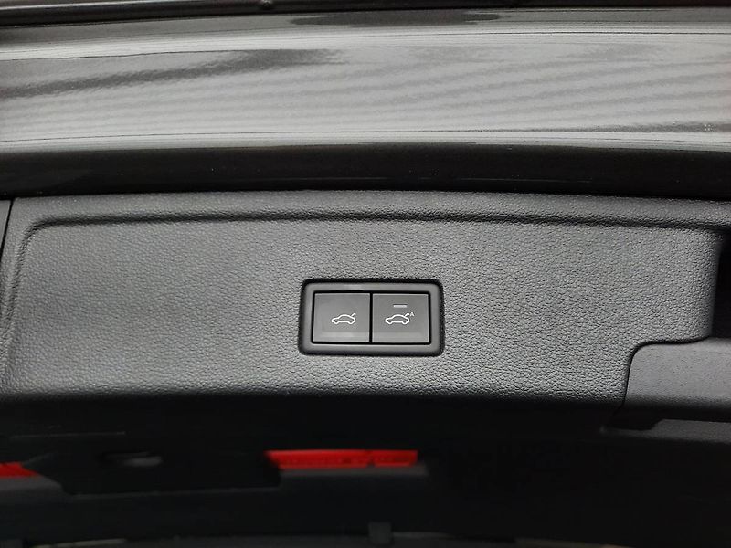 Volkswagen Touareg (2023) 3.0 TDI 4Motion (210kW286k) Ti - fotka 29 z 32