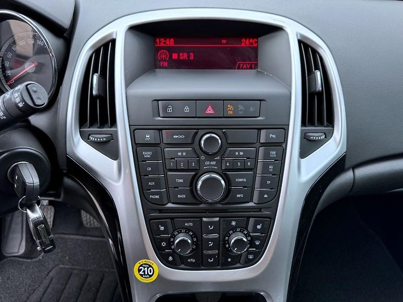 Opel Astra 1.4T 103 kW SPORTS TOURER - fotka 15 z 18