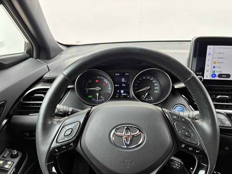 Toyota C-HR 1.8 HSD e-CVT 90kW Style - fotka 15 z 20