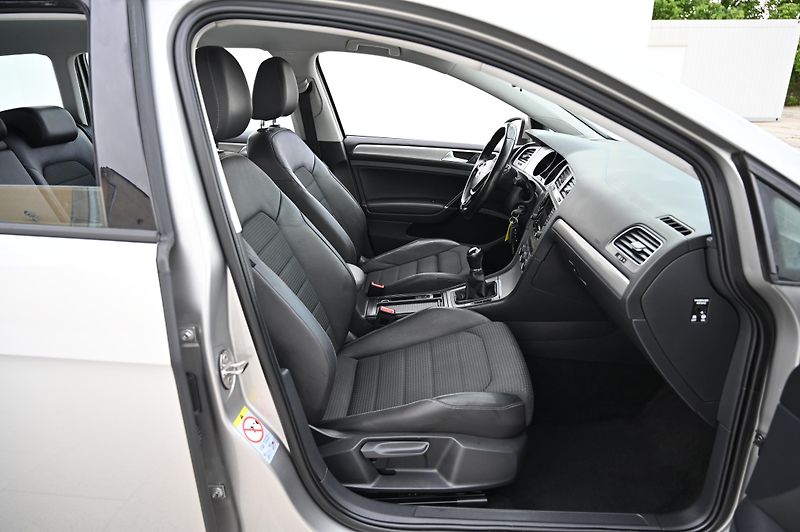 Volkswagen Golf VII 1.2TSI 77KW POHON ŘEMEN  - fotka 26 z 47