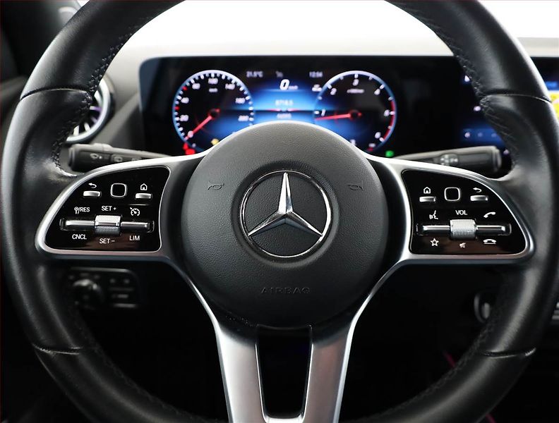 Mercedes-Benz GLA (2022) 180 d - fotka 8 z 19