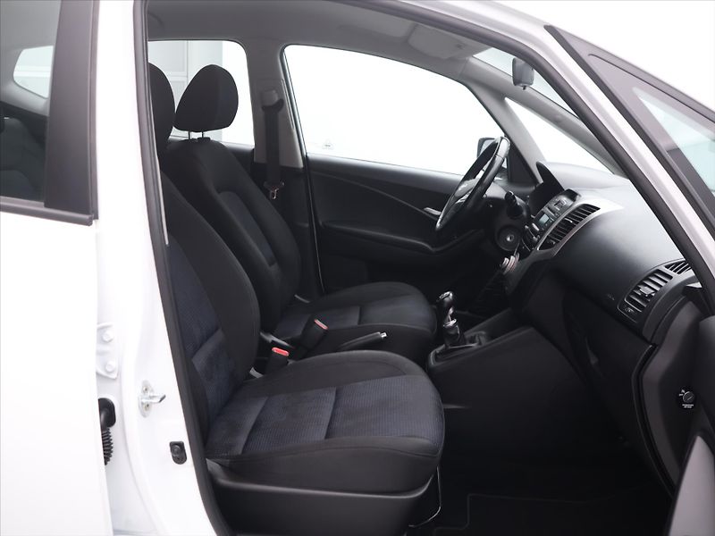 Hyundai ix20 1,4 CVVT 66kW Trikolor CZ - fotka 12 z 29