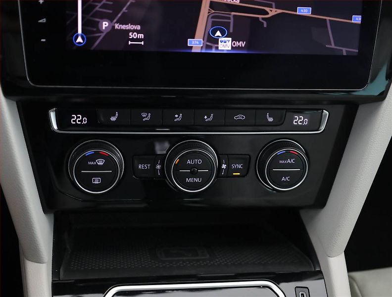 Volkswagen Passat (2020) Elegance 2.0 TDI, Automat - fotka 13 z 19