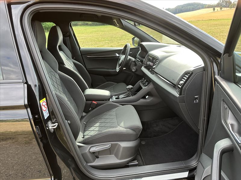Škoda Karoq 2,0 TDI Sportline 4x4 DSG 1.ma - fotka 16 z 44
