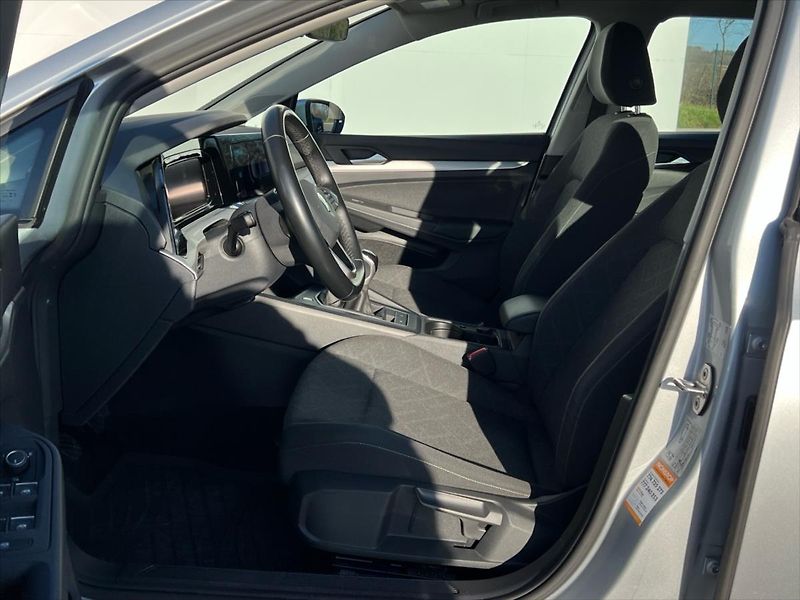 Volkswagen Golf 1,0 TSi 81kW LIFE  REZERVACE 8 - fotka 11 z 25