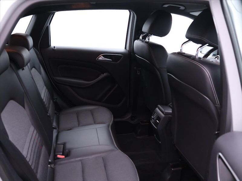 Mercedes-Benz Třídy B 1,5 CDI 80kW Aut. Urban Navi - fotka 15 z 37