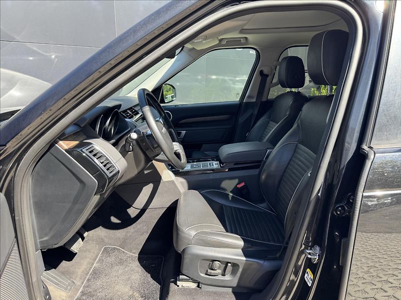 Land Rover Discovery 3,0 TDV6 HSE 4WD AT 7MÍST - fotka 11 z 29