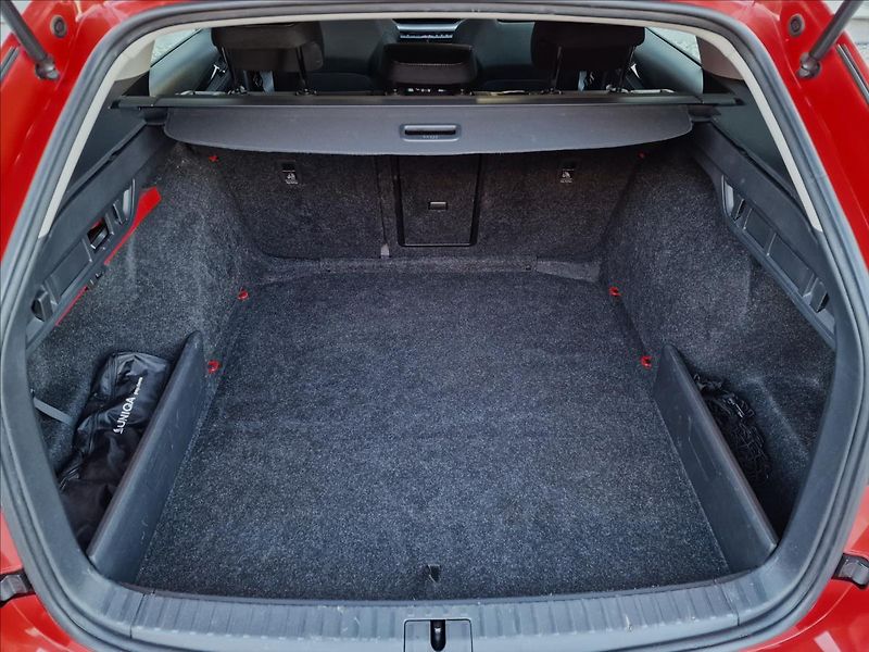 Škoda Octavia 2.0TDI DSG Ambition,ČR,1.Maj. - fotka 16 z 50