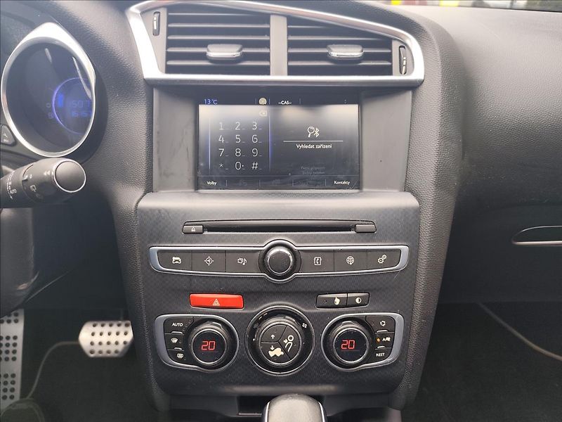 DS Automobiles DS4 2,0   Sport - Chic 2,0HDI 133k - fotka 12 z 16