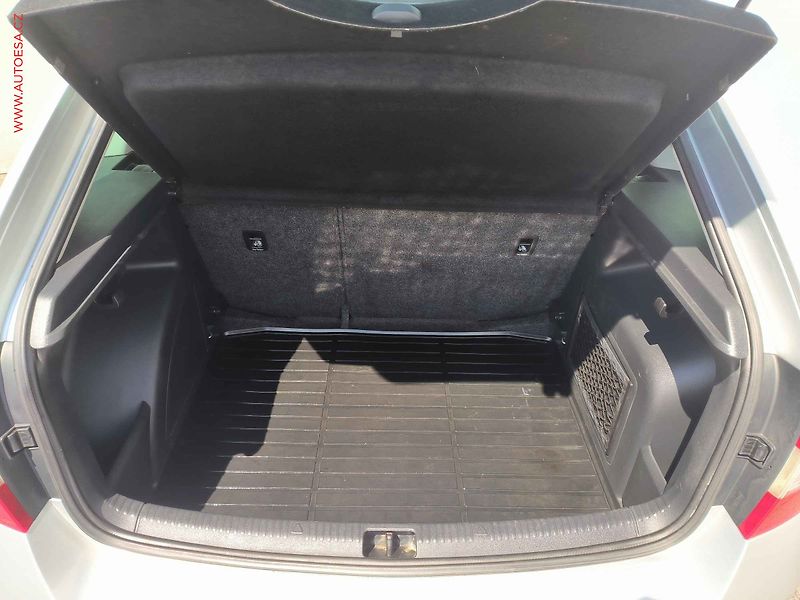 Škoda Rapid (2013) 1.2 TSI, 2.maj,ČR, servis - fotka 7 z 16