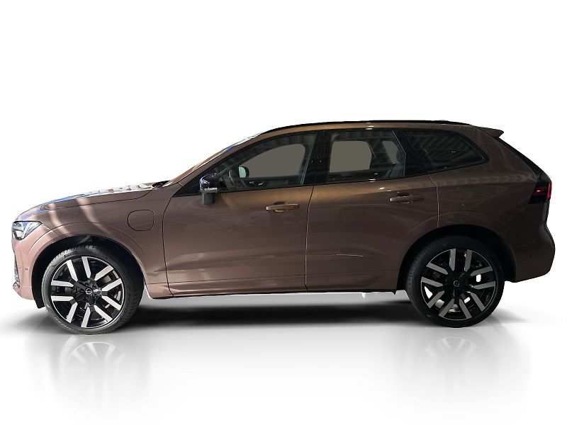 Volvo XC60 (2026) T6 AWD XLR ULTRA DARK Execut. - fotka 2 z 21