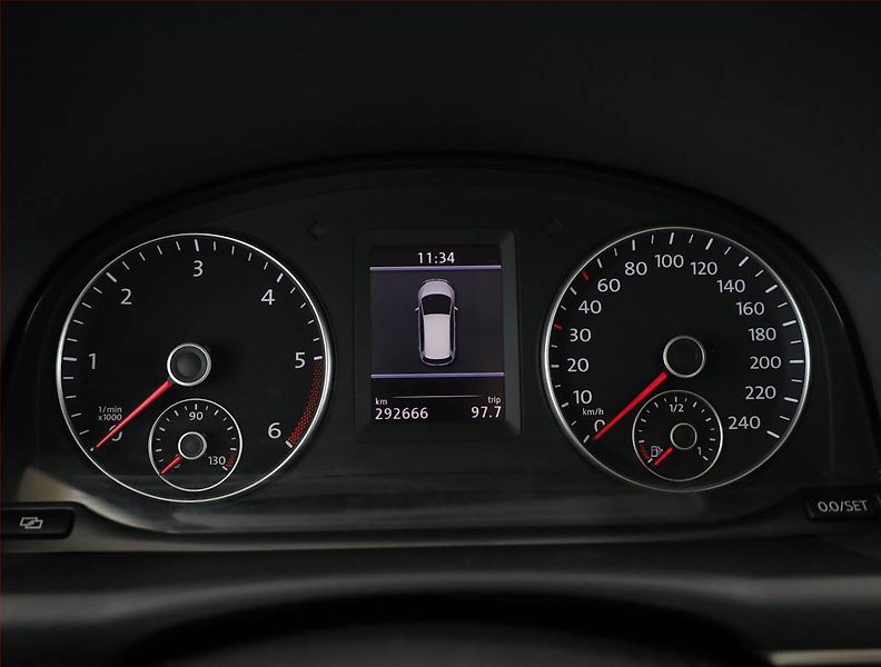 Volkswagen Touran (2011) 2.0 TDI, Automat, Xenony - fotka 9 z 18