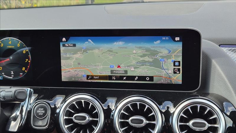 Mercedes-Benz GLA 2,0 225 Kw 35AMG 4MATIC ČR - fotka 15 z 24