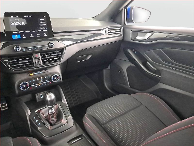 Ford Focus (2018) ST-Line 1.0 EcoBoost - fotka 8 z 22