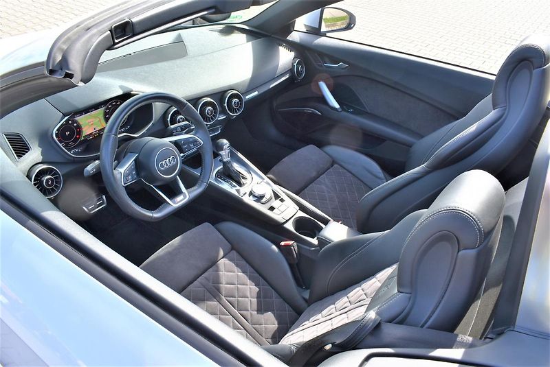 Audi TT 1.8TFSI S-Line Cabrio,B&O - fotka 14 z 50