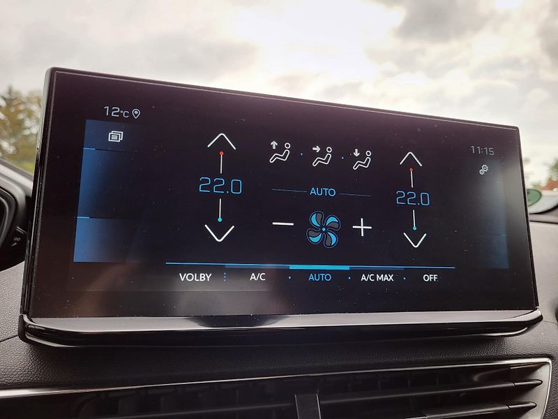 Peugeot 5008 1.5 BlueHDi 130 automat 7-míst - fotka 16 z 46