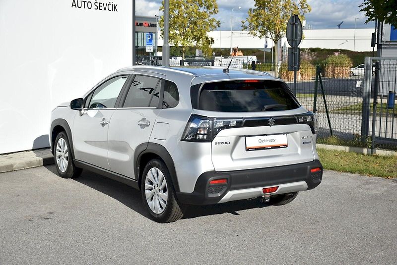 Suzuki SX4 S-Cross (2023) 1.4 BoosterJet 95kW 4x4 - fotka 7 z 29