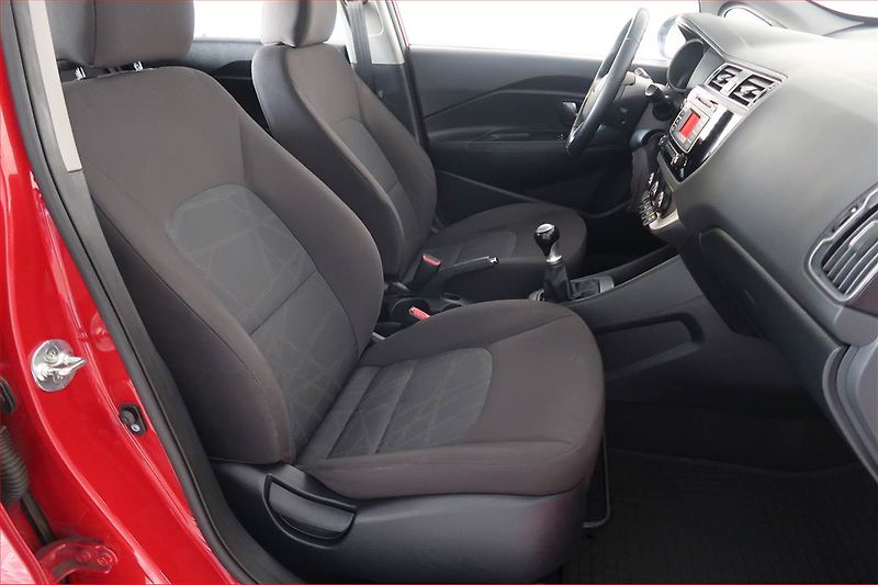 Kia Rio (2016) 1.25 CVVT, Park. senzory - fotka 9 z 15