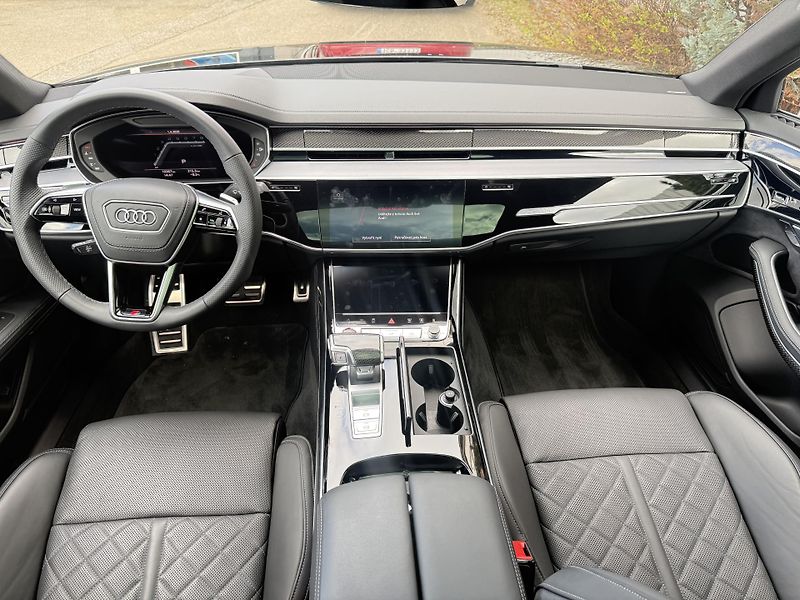 Audi S8 4.0 TFSI quattro - fotka 8 z 11